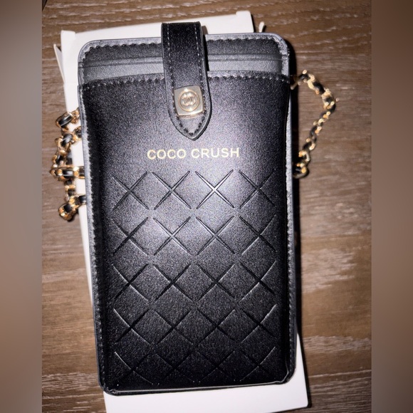 Black faux leather Phone Pouch with Gold & black mix chain - Picture 2 of 3